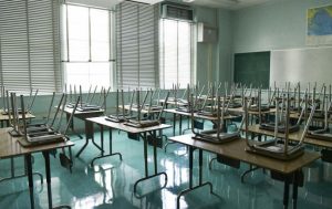 Онлайну не буде. Які області вирішили закрити школи в “жовтій” зоні: список