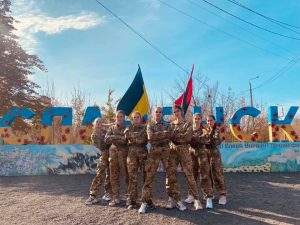 Тренд ТикТока перерос во всеукраинский флешмоб: подростки из Славянска танцуют под повстанческую песню