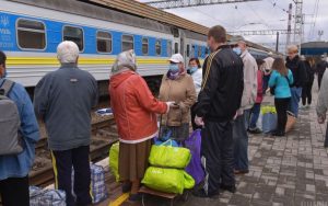 Новые ограничения на транспорте: пассажиры делать “ковидные” документы не спешат, а перевозчики считают убытки