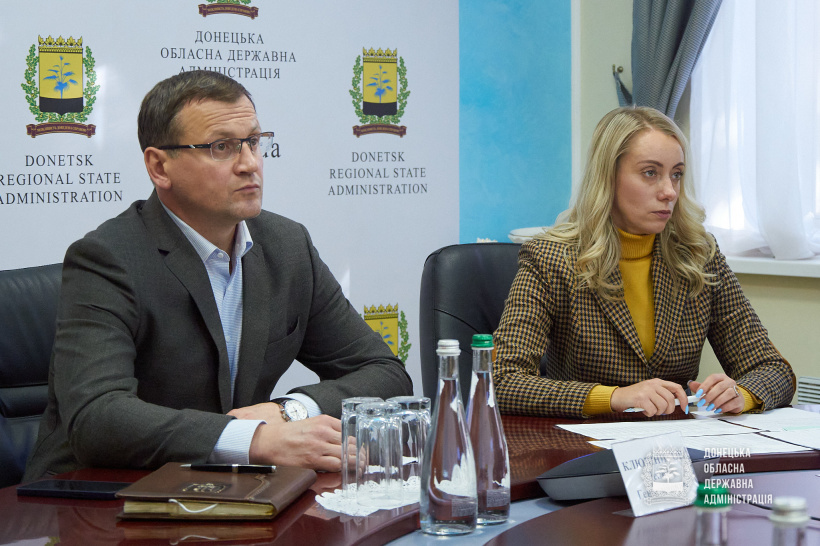 Центры массовой вакцинации против COVID-19 в Донецкой области должны изменить графики работы, чтобы все желающие могли получить прививки