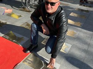 В Киеве установили звезды паралимпийцам и пловцу из Славянска Виктору Смирнову