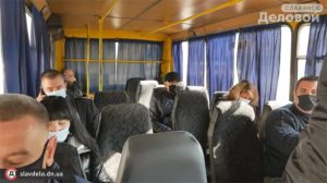 Уехать можно без ограничений: как работает автовокзал Славянска в “красной зоне”