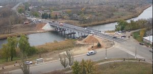 В Славянске возобновлено движение по мосту через Казенный Торец