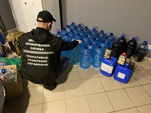В Донецкой области правоохранители обнаружили более 1500 литров незаконно произведенного алкоголя