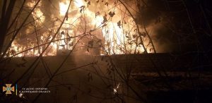 В Славянске горел заброшенный дом