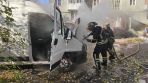 В Славянске горел микроавтобус