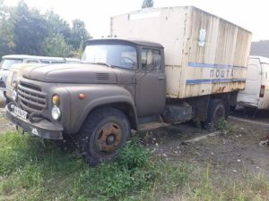 “Укрпошта” выставила на аукцион более 1600 раритетных автомобилей. Самое старое авто – 1968 года выпуска