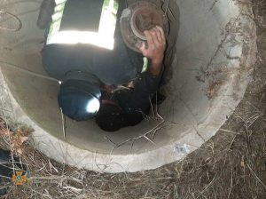 На Донетчине спасли мужчину, упавшего в колодец