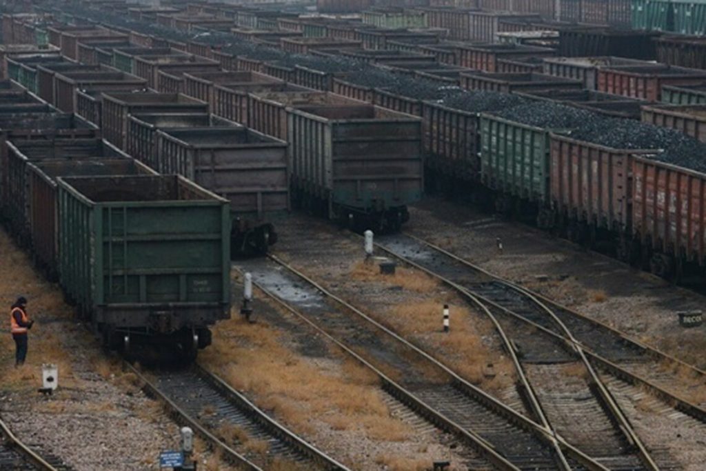 В Казахстане объяснили приостановку транзита угля Украине