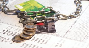 18 банков автоматически блокируют счета должников по требованию исполнителей — полный список