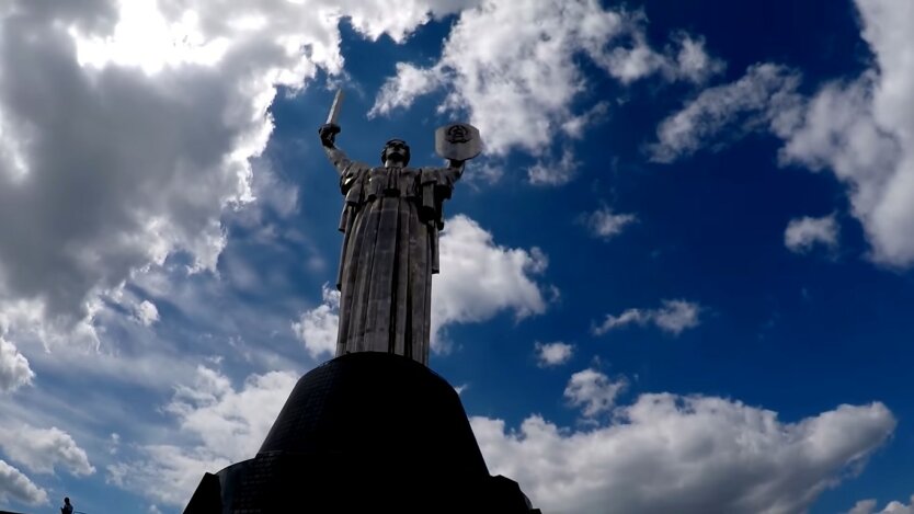 В Киеве предложили демонтировать “Родину-Мать”