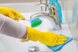 Чайник і білі кросівки: 8 речей, які можна очистити за допомогою соди та оцту. Інструкції