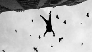 В Краматорске подросток прыгнул с заброшенного здания