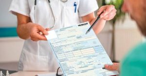 Могут ли невакцинированные работники в Украине получать отпускные и больничные в период отстранения