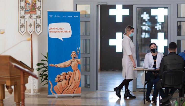 В украинских церквях будут прививать от COVID-19