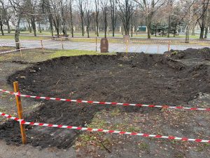 Мэр Краматорска заявил об остановке строительства памятника жертвам обстрела города в 2015-м году