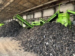 В Краматорске готовится к запуску завод по производству искусственных полей