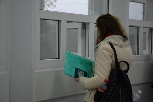 Большинство дорожных коридоров на Донбассе заблокировано боевиками. Где можно проехать?