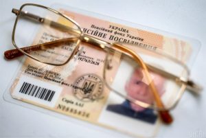 Как не потерять пенсию за выслугу лет и работать: появилось разъяснение