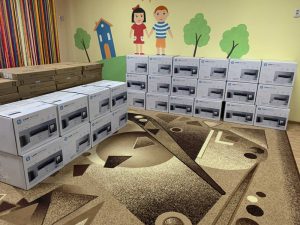 Сорок семь принтеров и 46 ноутбуков получили садики и школы