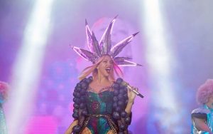 Гонорары звезд на новогодние корпоративы: сколько стоит выступление Поляковой, MONATIK и Кароль