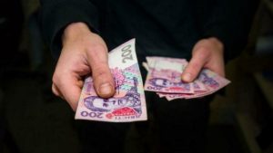 В Славянске водитель пытался дать взятку полицейским