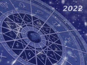 Каким Знакам Зодиака повезет в 2022 году