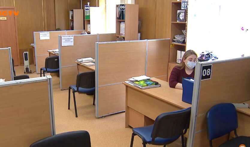 Украинцам придется повторно подавать документы на субсидии: кого коснется