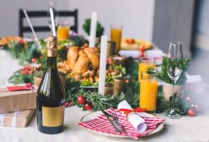 Простые закуски на Новый год 2022 за 15 минут: 6 рецептов праздничных деликатесов