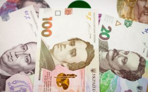 Какие изменения ждут украинцев с 1 января: рост зарплат, пенсий, нововведения для ФЛП