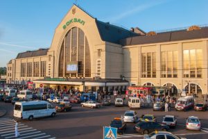 СБУ «потеряла» елку за пять млн, а Укрзализныця ее «нашла»