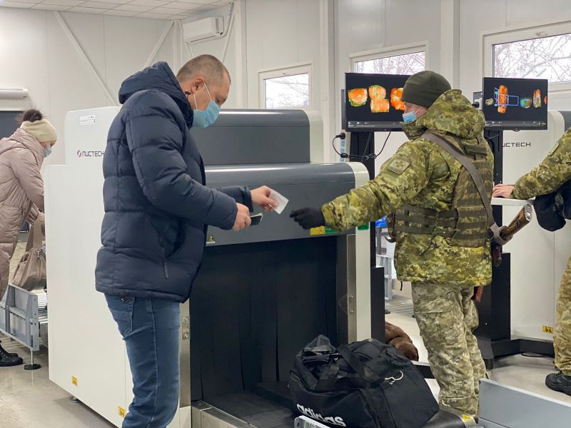 Пять из семи дорожных коридоров в Донбассе блокируют оккупанты