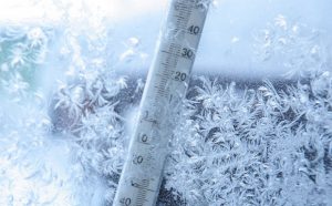 Приготовиться к аномальным морозам: украинцам назвали дату резкого похолодания
