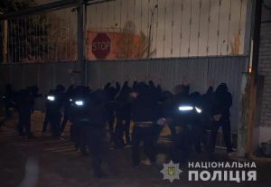 В Донецкой области вооруженные люди пытались захватить сельхозпредприятие (ФОТО)