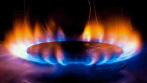 Почему газ горит желтым цветом?