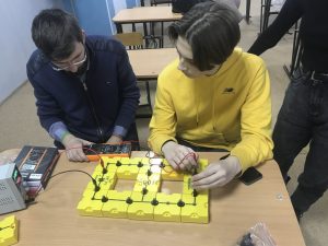 В одной из школ Славянска оборудовали современный кабинет-лабораторию по физике