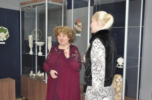 В Славянске открылась выставка уникальной керамики