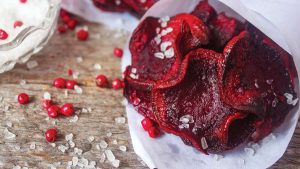 Как приготовить сладкую, как сухофрукт, вяленую свеклу: советы шеф-повара