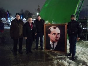 В Славянске проходит факельное шествие ко Дню рождения Степана Бандеры (прямая трансляция)