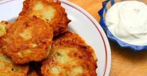 Что добавить в тесто для драников, чтобы оно не темнело