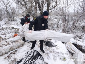 Полицейские Славянска сожгли изъятые наркотики