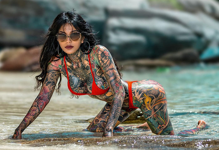 С 4 января в ЕС запретили цветные татуировки