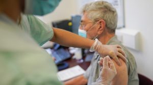 В Украине значительно сократили срок получения бустерной дозы вакцины