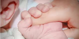 В Україні пропонують збільшити розмір допомоги при народжені дитини