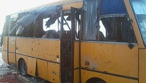 Российские оккупанты расстреляли автобус, есть погибшие жители Донецкой области