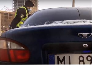 Льготный период растаможки заканчивается: на что идут евробляхеры