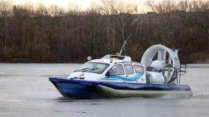 В Днепре рыбак потянул на дно троих полицейских и местного жителя