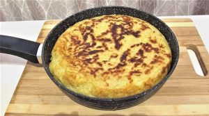 Картофельный пирог на сковороде