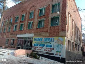 Російські літаки та артилерія всю ніч били по півночі Донеччини. Пошкоджено потяг, Святогірську Лавру