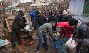 «Без їжі, води та допомоги»: як виживають в умовах блокади маріупольці. Розповідь очевидця